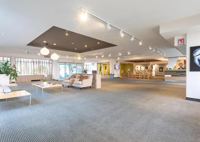 Hotell Living Place 4*