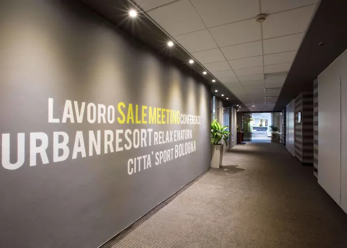 Living Place Hotell 4*