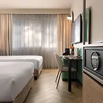 Hotel Living Place 4*