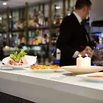 Living Place Hotel 4*