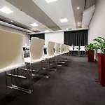 Living Place 4*