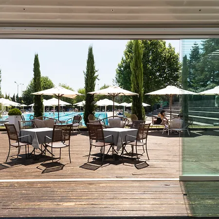Living Place 4*