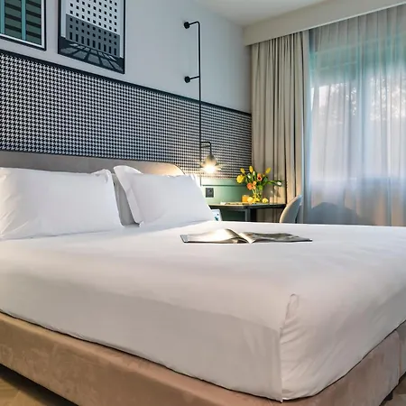 Living Place Hotel 4*