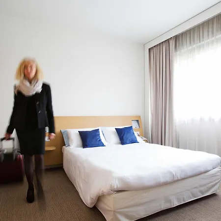 Living Place Hotel