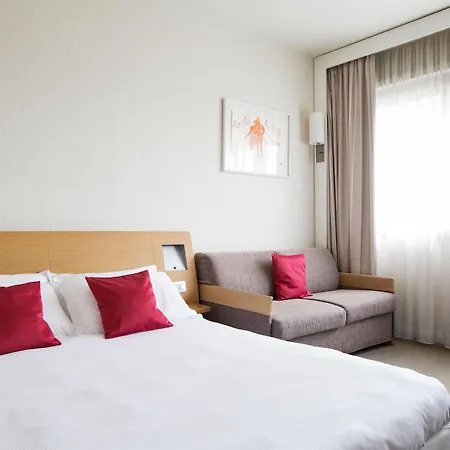 Living Place Hotel
