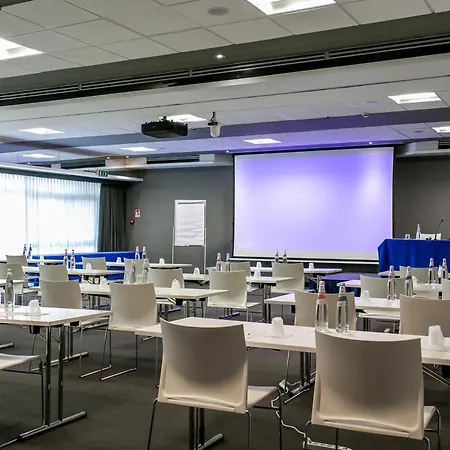 Hotel Living Place 4*