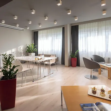 Living Place Hotel 4*