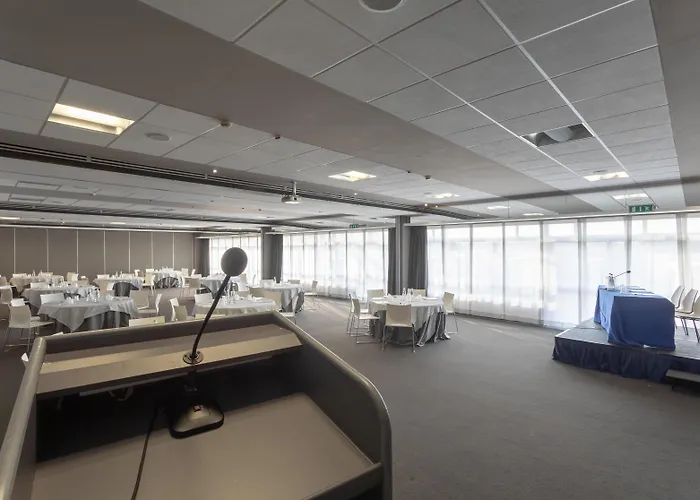 Otel Living Place 4*