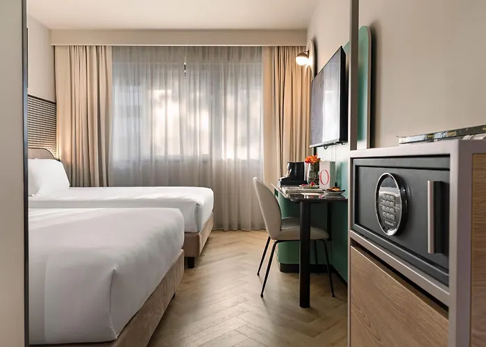 Otel Living Place 4*