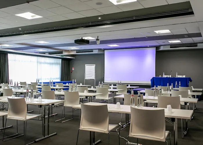 Otel Living Place 4*